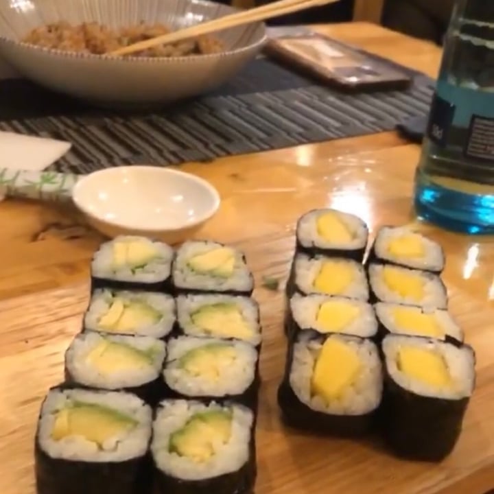 review photo of restaurant bella sushi Sushi Vegano shared by @montserratrosell on 02 Jun 2020 - review