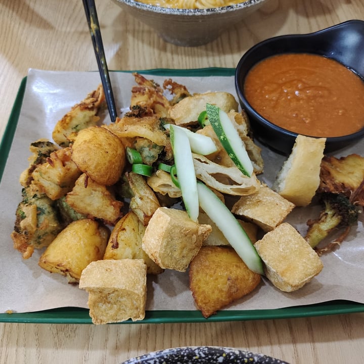 photo of SHU Vegetarian Indian rojak shared by @jessnalism on  27 Jun 2022 - review