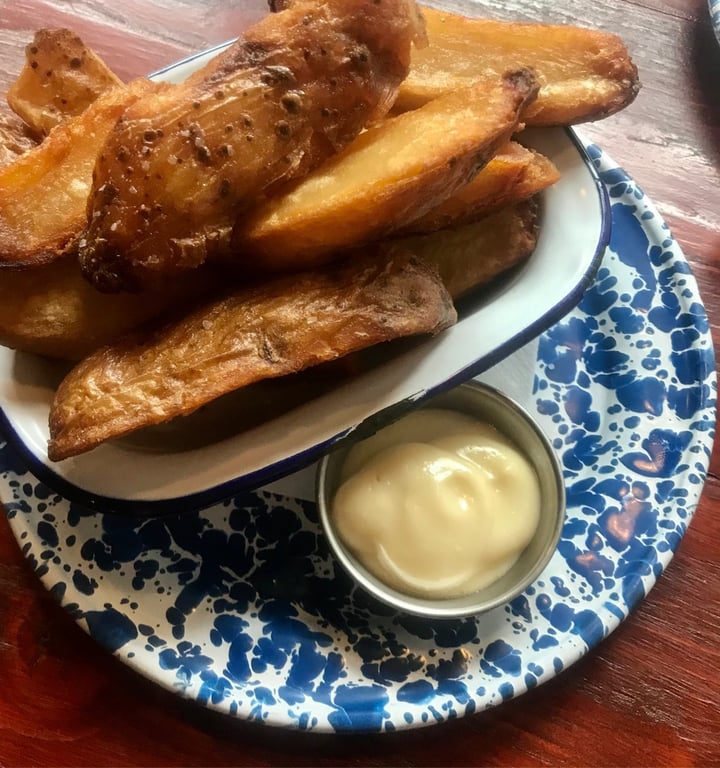 photo of Red Lion Smokehouse Chips & Aioli shared by @kaylabear on  01 Nov 2020 - review