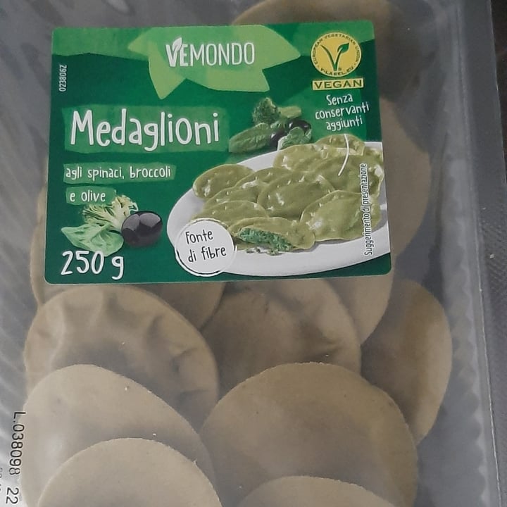 review photo of Vemondo Medaglioni Agli Spinaci, Broccoli E Olive shared by @erikaaa on 15 Apr 2022 - review