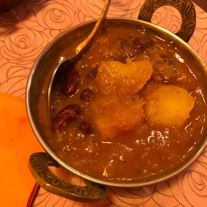review photo of India Gate Ristorante Indiano Livorno Fagioli e patate in salsa shared by @selenes on 24 Nov 2021 - review