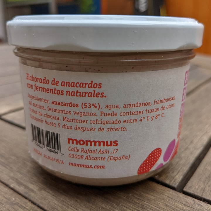 review photo of Mommus Foods Queso Cremoso Sabor Frambuesa Y Arándanos shared by @fperezgamonal on 10 Dec 2021 - review