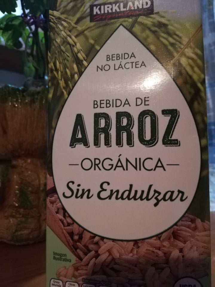 photo of Kirkland Signature Bebida de Arroz shared by @dodyblake on  10 Apr 2020 - review