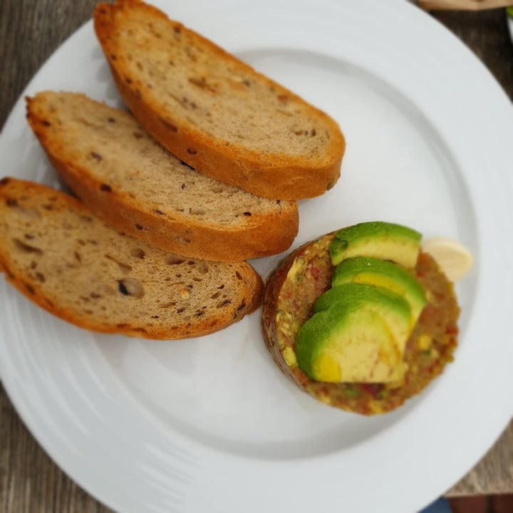 photo of Vegan's Prague Avocado tartar with homemade bread shared by @veganprinc3ss on  19 Jan 2020 - review