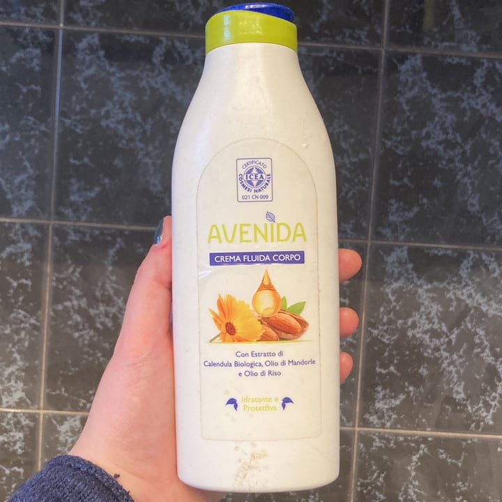 review photo of AvenĂŹda Crema fluida corpo shared by @darathedruid on 09 Apr 2022 - review