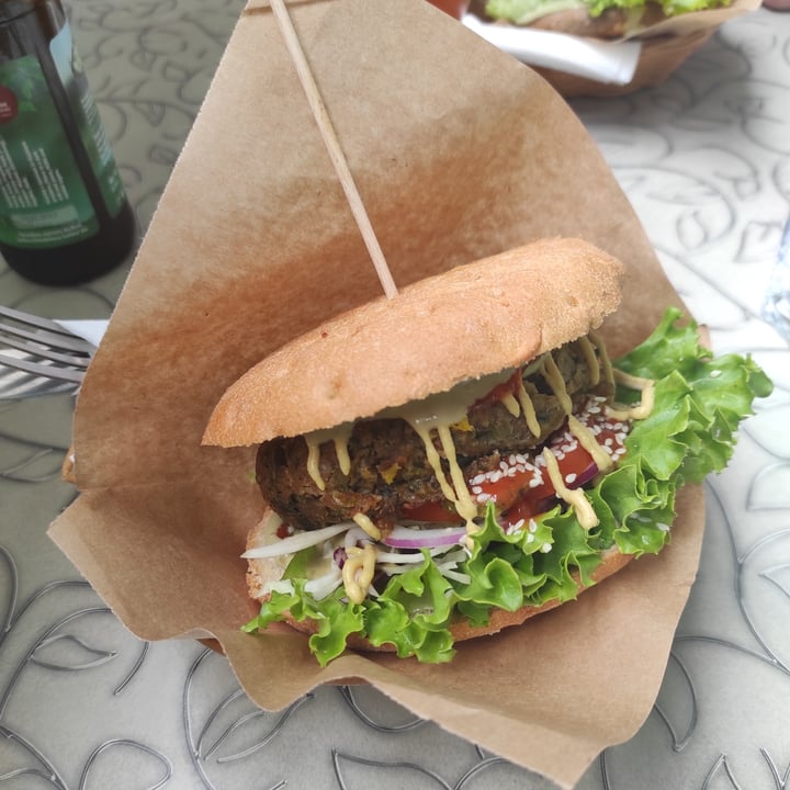 review photo of Public & Vegan Kitchen Bled Burger shared by @aalis on 30 Aug 2022 - review