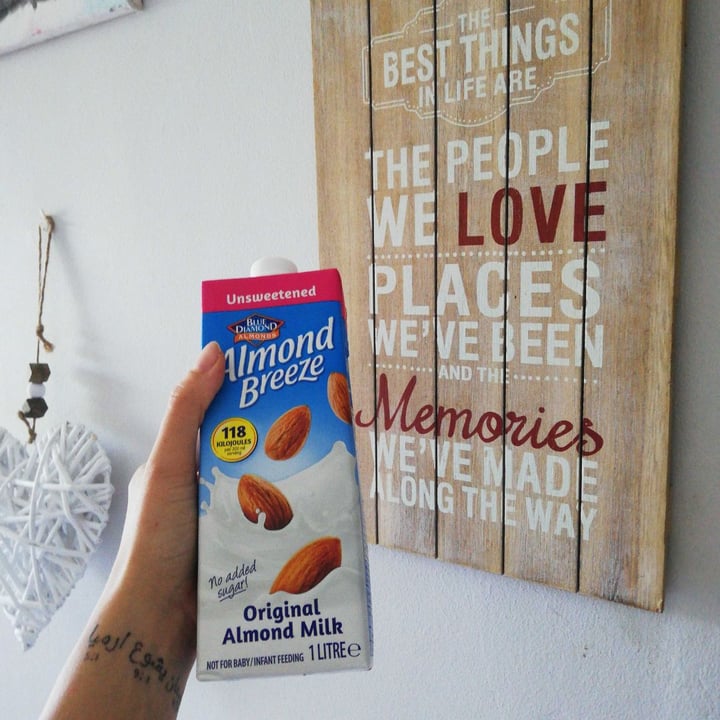 photo of Blue Diamond Unsweetened Almond Milk Original shared by @ez91 on  12 Jan 2020 - review