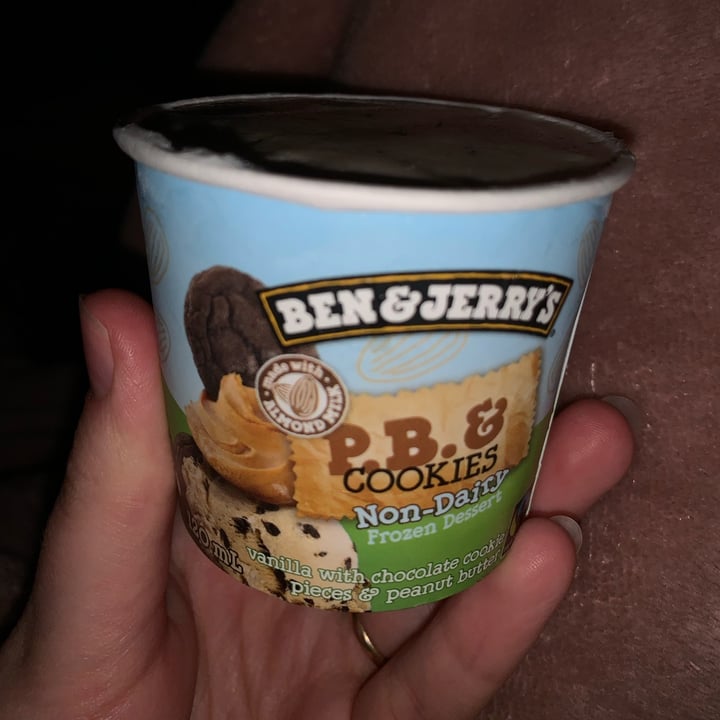 photo of Ben & Jerry's P.B. & Cookies Non-Dairy Frozen Dessert shared by @graiece on  02 Dec 2021 - review