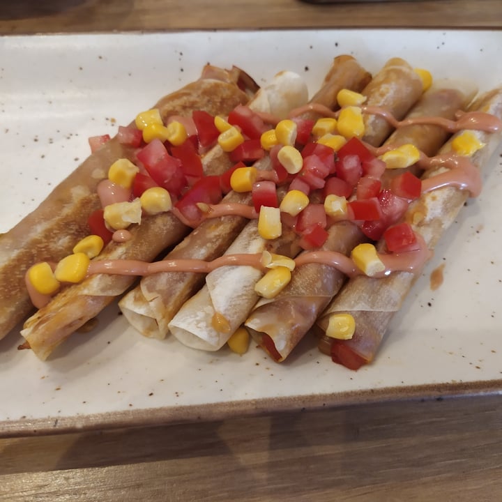 photo of Mandarina Plant Based Kitchen Flautas de no-carne shared by @nnaina99 on  13 Sep 2020 - review