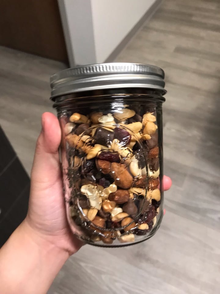 photo of Sprouts Farmers Market Caramel Delight Trail Mix shared by @phuoody on  07 Oct 2019 - review