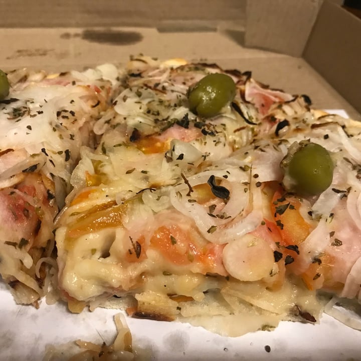 photo of Pizzas y Empanadas IL Giardino De Devoto fugazzeta rellena shared by @anabelcons on  01 Oct 2022 - review