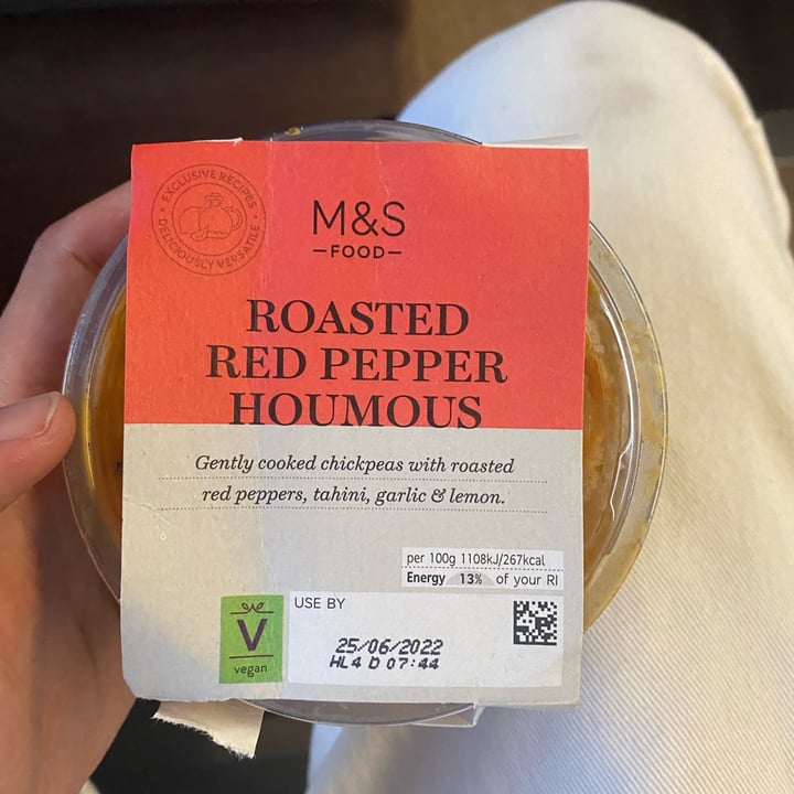 review photo of Marks & Spencer Food (M&S) Roasted Red Pepper Houmous shared by @veggiejessie on 26 Jun 2022 - review