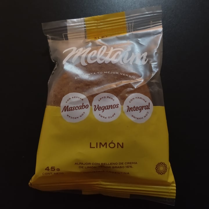 photo of Meltaím Alfajor de Limón shared by @daibonetto on  08 Jun 2021 - review