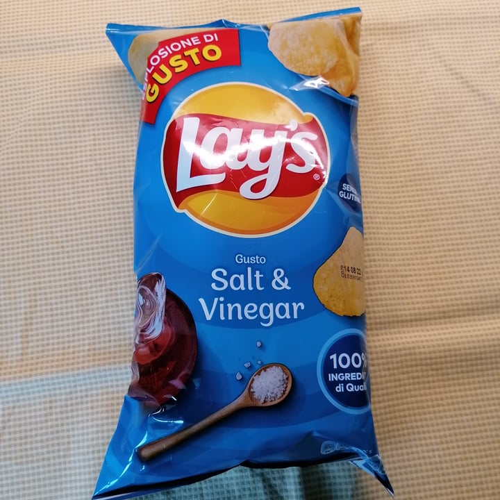 photo of Lay's Batata vinagre e sal shared by @carlottina on  13 Apr 2022 - review