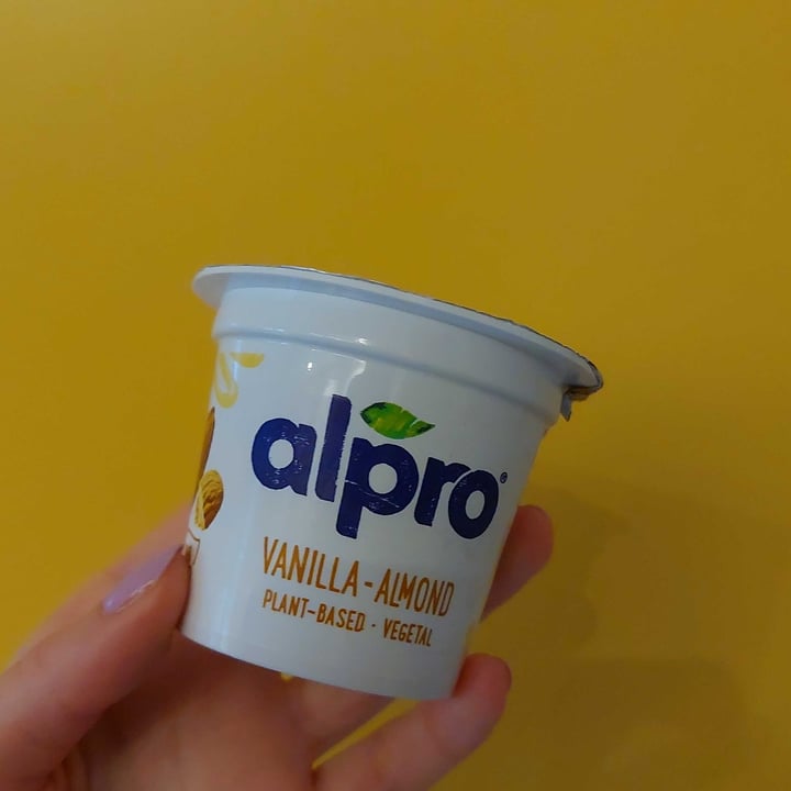 photo of Alpro Dessert mandorla e vaniglia 90Kcal shared by @ariig on  03 Feb 2022 - review