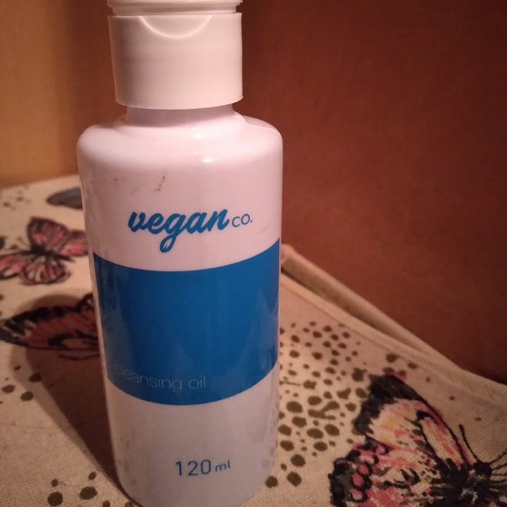 photo of Vegan Co Cleansing Oil shared by @koch on  26 Apr 2022 - review