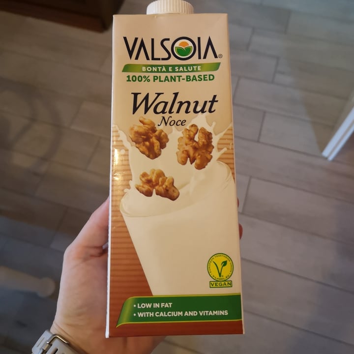 photo of Valsoia Walnut drink shared by @bebaveg on  03 Nov 2022 - review