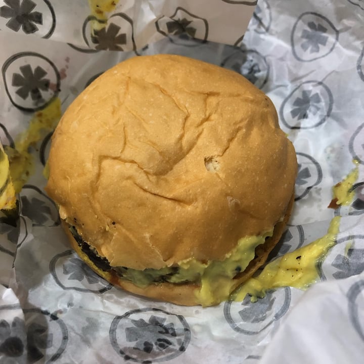 review photo of GANIC LAB* hamburger de beringela shared by @fepsantana on 01 May 2022 - review
