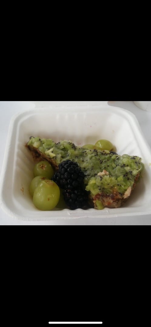 review photo of La TecerĂa Pie Crudivegano De Kiwi shared by @elizabeth-stonem on 20 Nov 2019 - review