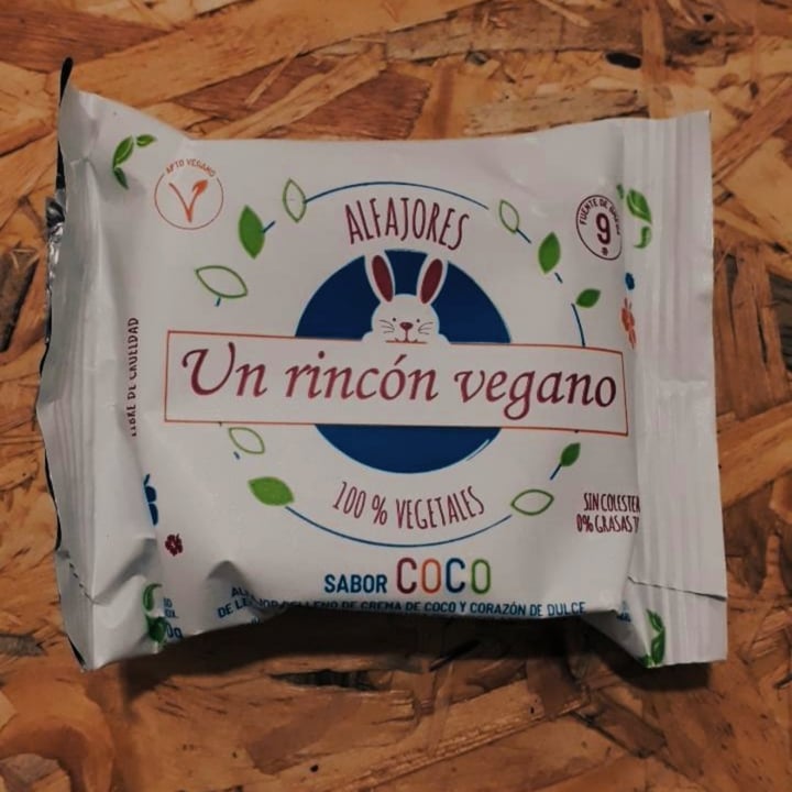 photo of Un Rincón Vegano Alfajor de Coco shared by @vegansdaily on  02 Jul 2020 - review