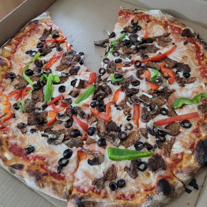 photo of Whole Foods Market Vegan Pizza shared by @wolfj72 on  17 Aug 2021 - review