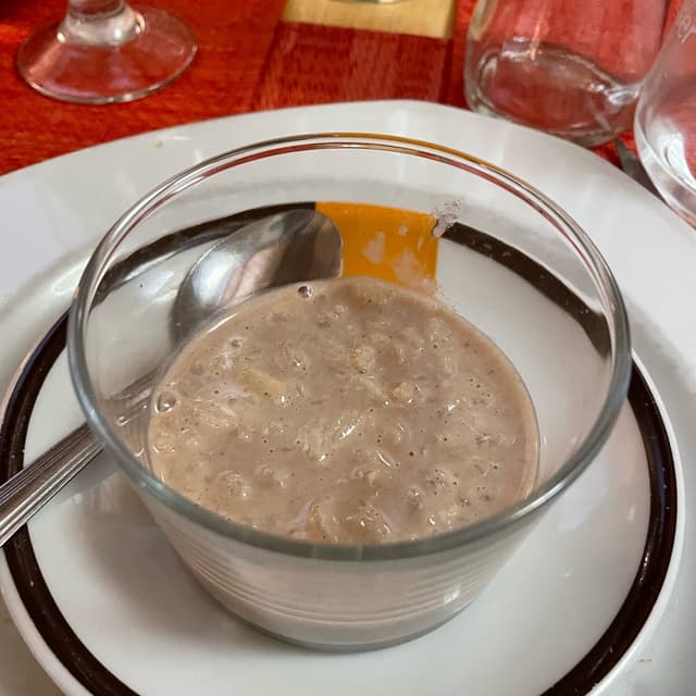 Foto del piatto “postre de farro con leche vegetal”