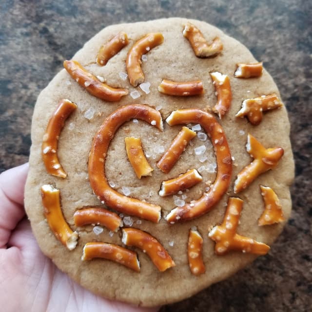 Foto do prato “Peanut Butter Pretzel Cookie”