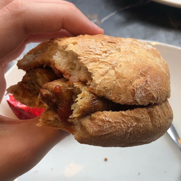 photo of Caffe Nero THIS! Plant Based ‘Sausage’ Ciabatta shared by @izdaviz on  06 Sep 2022 - review