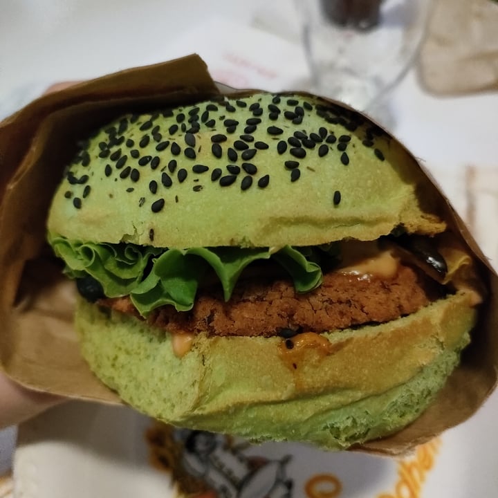 photo of Flower Burger Jungle Burger shared by @ria92 on  27 May 2022 - review