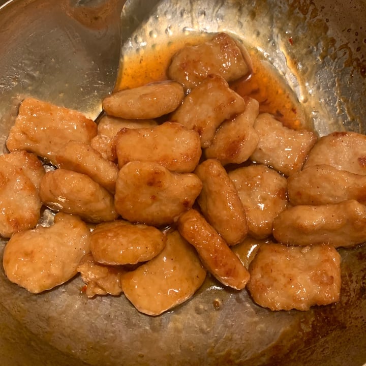 photo of Trader Joe's Chicken-less Mandarin Orange Morsels shared by @fairyprincess on  19 Aug 2021 - review