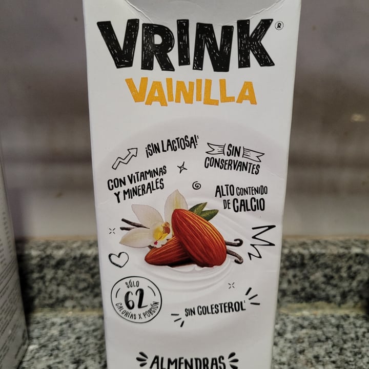 photo of Vrink Leche de almendras de vainilla shared by @elnegro95 on  22 Oct 2021 - review