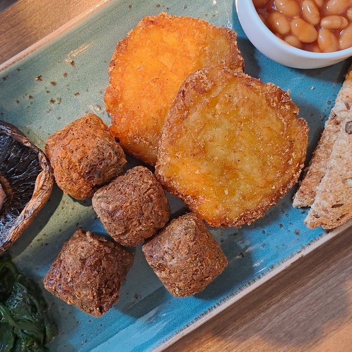 photo of Elys Restaurant London Vegetarian Breakfast shared by @nickyv on  14 Jun 2022 - review