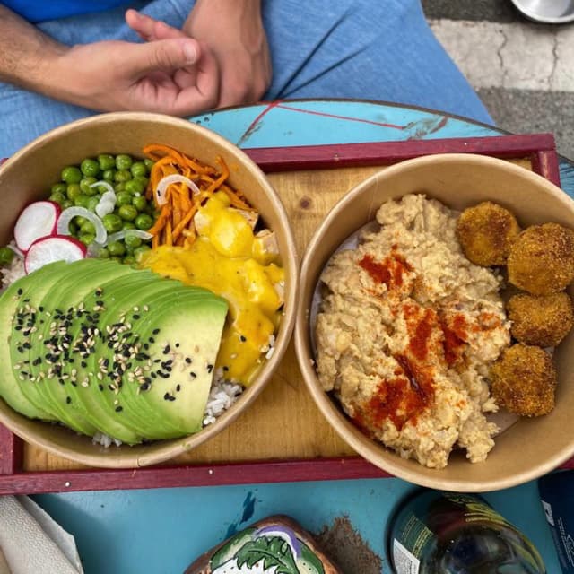 Photo of the dish “Hummus con falafel e bowl”