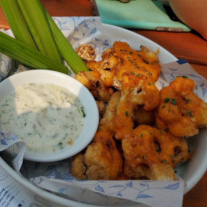 review photo of Earls Kitchen + Bar Vegan Buffalo Cauliflower shared by @flycrayon on 25 Aug 2021 - review