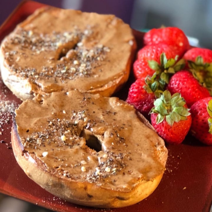 review photo of Thomas’ Cinnamon Raisin Swirl Bagels shared by @kristinjeter on 29 Apr 2020 - review