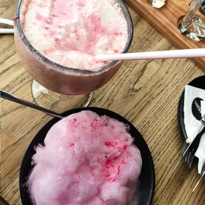 photo of Hudsons, The Burger Joint (Muizenberg) Candyfloss Strawberry Vegan Milkshake shared by @anxietea on  01 Jun 2021 - review