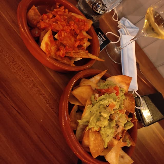 Photo of the dish “Nachos con guacamole y nachos con chilli”