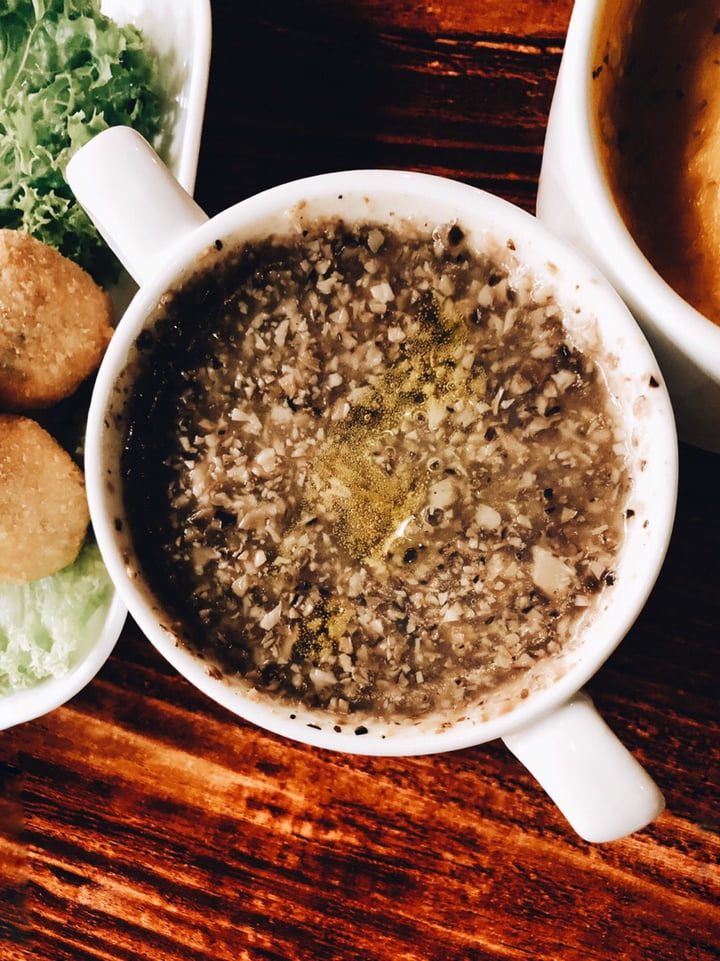 photo of nomVnom Bistro Truffled Mushroom Soup shared by @consciouscookieee on  30 Apr 2019 - review