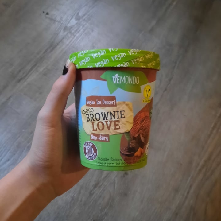 photo of Vemondo Vegan ice dessert choco brownie love shared by @frendssnotfood on  18 Oct 2021 - review
