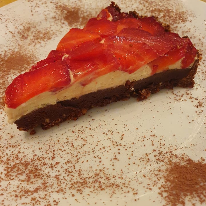 review photo of La Raccolta Torta Al Cioccolato Con Crema Chantilly Vegan E Fragole shared by @deborahspagnolo on 14 May 2022 - review