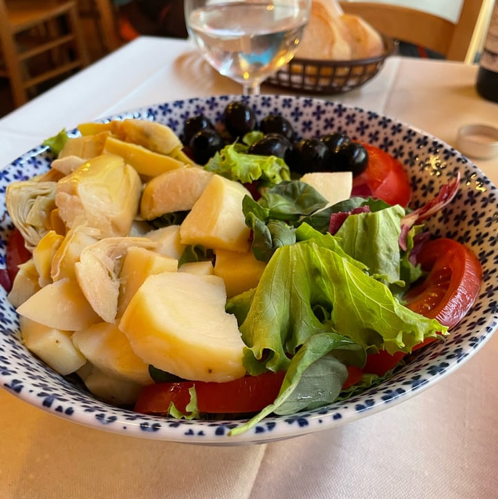 review photo of Pizzeria Trattoria Anthony insalatona marinara veganizzata shared by @dero666 on 07 Jul 2022 - review