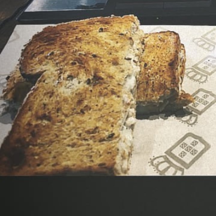 photo of Vida e Caffe Plant Based Chicken Mayo Toastie shared by @kimehra on  16 Aug 2022 - review