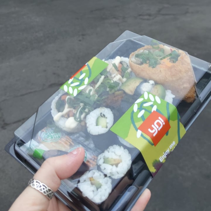 review photo of YO! Sushi Vegan Sushi Platter shared by @beccajanebaking on 21 May 2020 - review