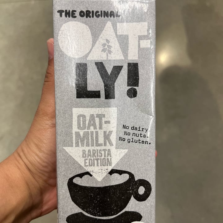 photo of THE ORIGINAL OAT-LY! Oatly  Barista Edition shared by @christianevfr on  17 May 2022 - review