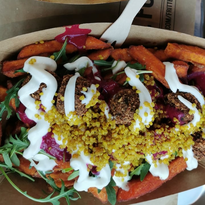 review photo of Frittenwerk Pink Persia Poutine shared by @martalamatta on 13 Apr 2022 - review
