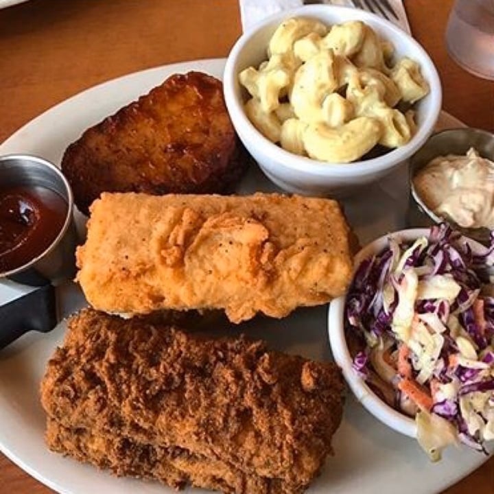 photo of Cornbread Cafe Sampler Platter shared by @tofutrey on  20 Dec 2019 - review