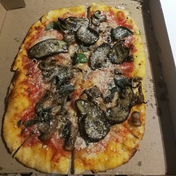 photo of Hudsons The Burger Joint (Green Point) The busker pizza shared by @kelseyhilts on  02 Aug 2020 - review