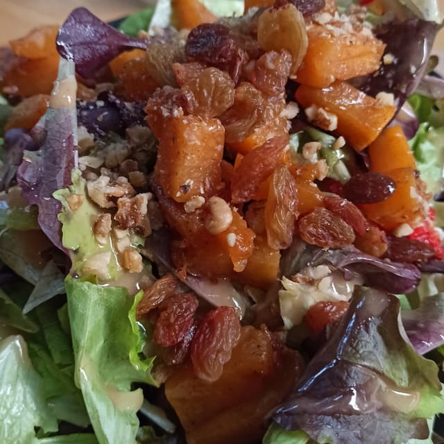 Photo du plat “Green salad with pumpkin”