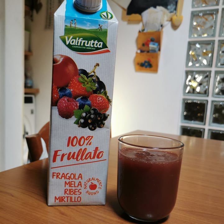 photo of Valfrutta 100% frullato fragola, mela, ribes, mirtillo shared by @ilabar on  07 Apr 2022 - review