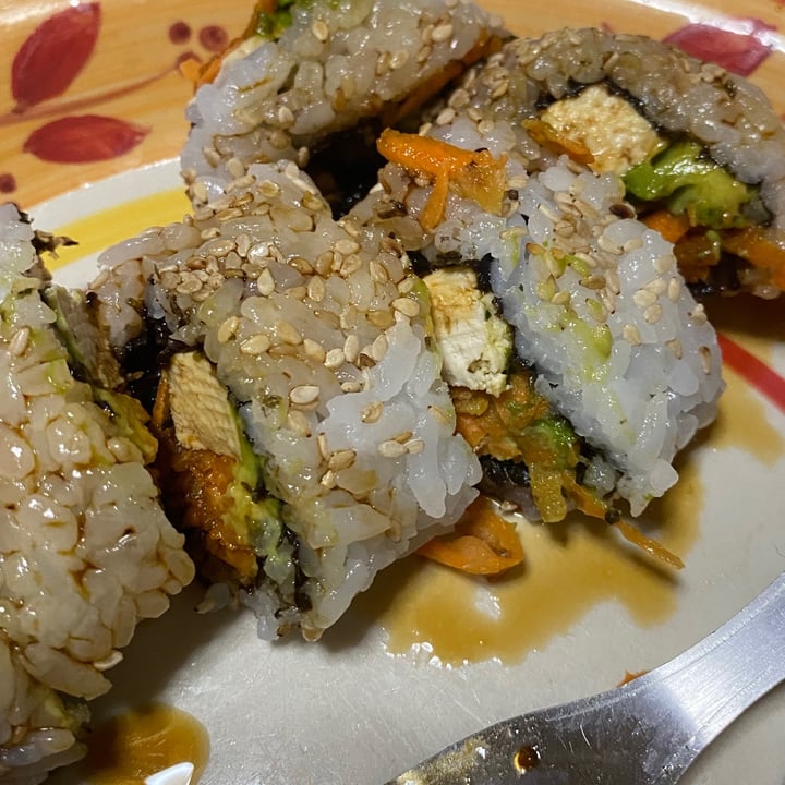 photo of Sushi Are Sushi De Tofu, Palta Y Zanahoria shared by @panchiveg on  29 Mar 2021 - review